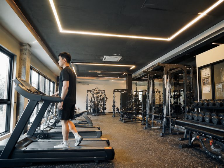 18小时无人自助健身月卡